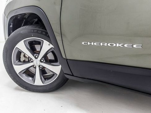 Used 2020 Jeep Cherokee Limited AWD/4WD image 11