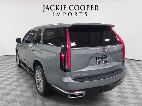 Used 2024 Cadillac Escalade Premium Luxury image 7