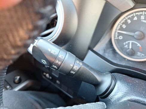 Used 2020 Toyota Tacoma SR5 image 25