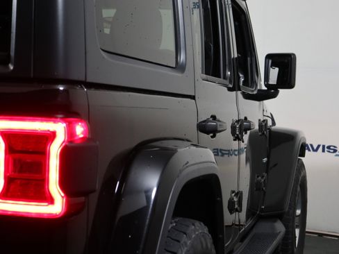 Used 2019 Jeep Wrangler Unlimited Sahara w/ Safety Group AWD/4WD image 6