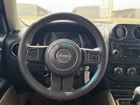 Used 2014 Jeep Patriot Sport w/ Power Value Group AWD/4WD image 11
