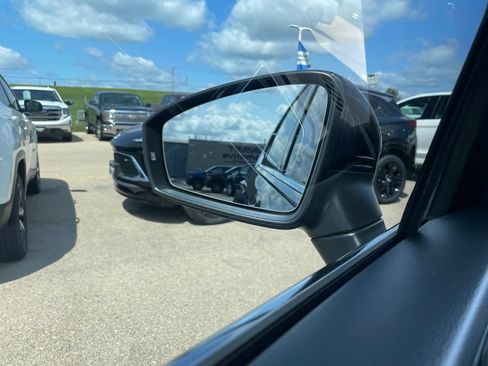 Used 2022 Volkswagen Tiguan SE w/ Panoramic Sunroof Package AWD/4WD image 34