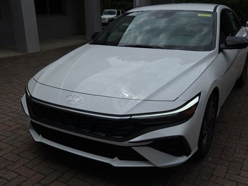 Certified 2025 Hyundai Elantra Sport w/ Cargo Package image 1