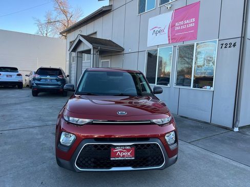 Used 2020 Kia Soul LX image 2