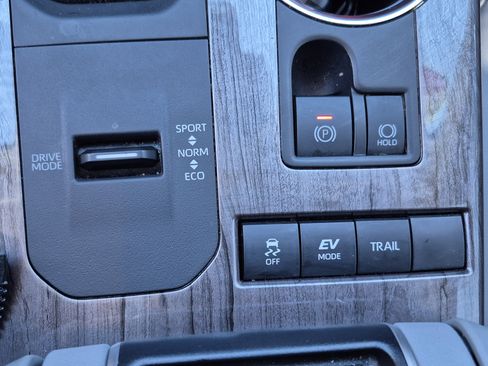 Used 2021 Toyota Highlander Platinum AWD/4WD image 33
