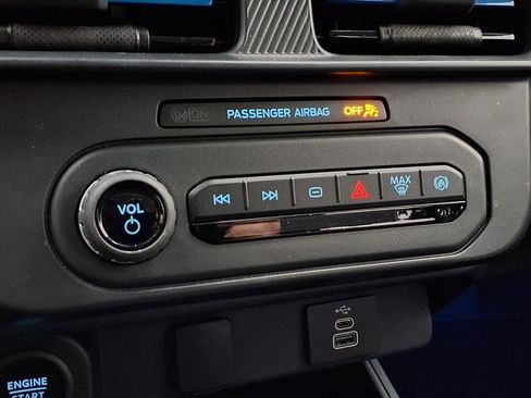 Used 2025 Ford Maverick XLT w/ XLT Luxury Package image 7