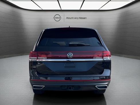 Used 2024 Volkswagen Atlas SE image 4