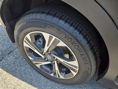 Used 2025 Subaru Crosstrek 2.5i Premium AWD/4WD image 12