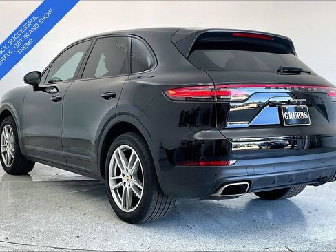 Used 2022 Porsche Cayenne AWD/4WD image 15