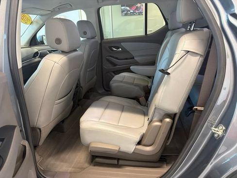 Used 2020 Chevrolet Traverse LT w/ LT Premium Package AWD/4WD image 17