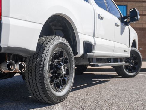 New 2026 Ford F250 Lariat w/ Black Appearance Package AWD/4WD image 9