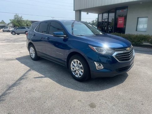 Used 2019 Chevrolet Equinox LT FWD image 2