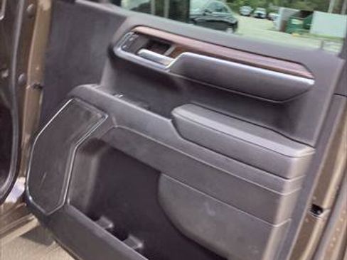 Used 2023 Chevrolet Silverado 1500 LT AWD/4WD image 26