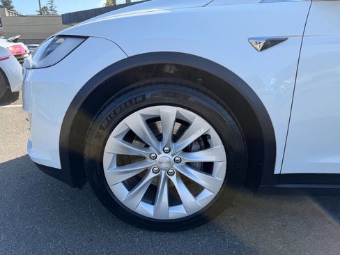 Used 2018 Tesla Model X 100D AWD/4WD image 16