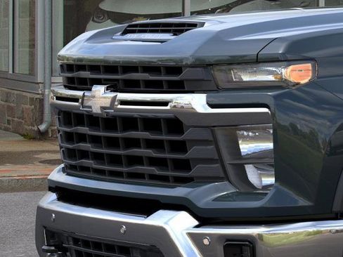 New 2026 Chevrolet Silverado 2500 LT image 13