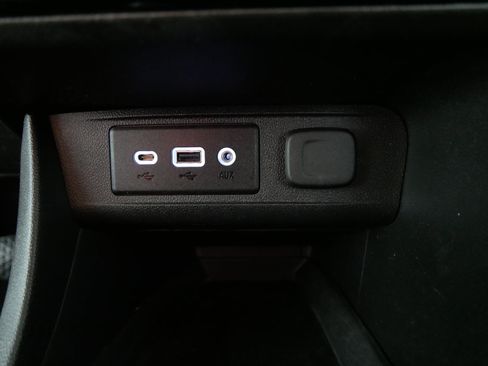 Used 2020 Buick Encore GX Preferred w/ Cold Weather Comfort Package FWD image 30
