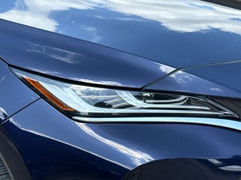 Used 2024 Toyota Venza Limited AWD/4WD image 4
