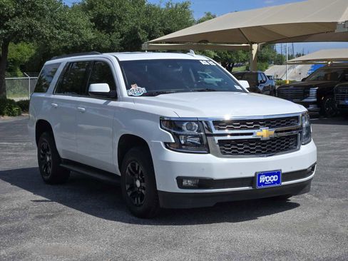 Used 2019 Chevrolet Tahoe LT w/ Luxury Package AWD/4WD image 3