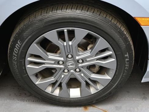 Used 2025 Honda Odyssey Touring image 10