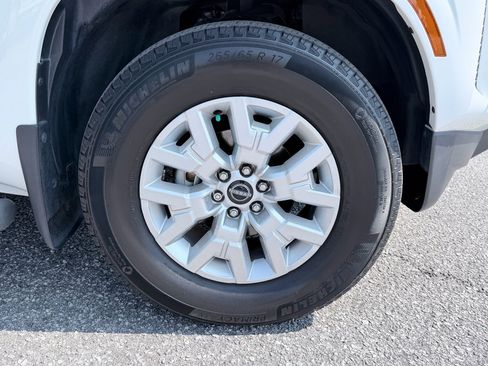 Used 2023 Nissan Frontier SV w/ SV Convenience Package RWD image 34