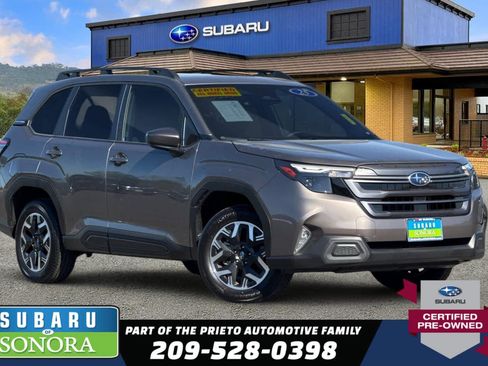 Used 2025 Subaru Forester Premium AWD/4WD image 1