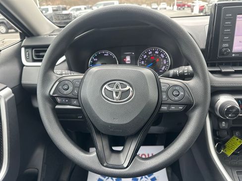 Used 2021 Toyota RAV4 XLE w/ Convenience Package image 19