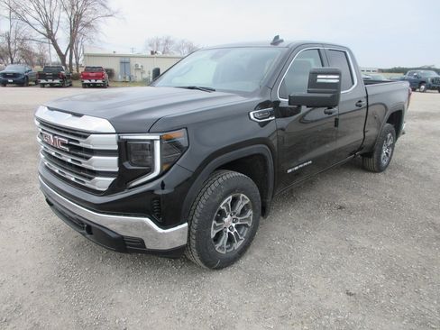 New 2026 GMC Sierra 1500 SLE w/ Max Trailering Package image 10