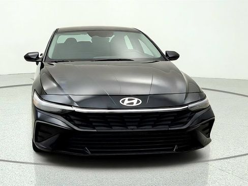 Used 2024 Hyundai Elantra SEL FWD image 2