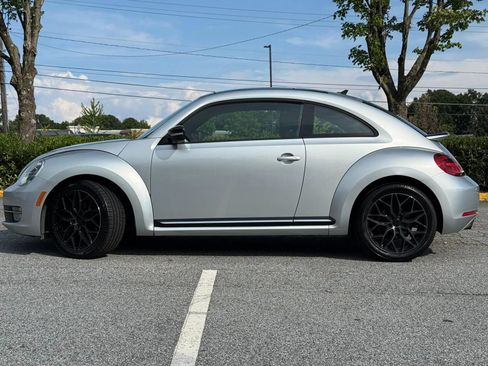 Used 2013 Volkswagen Beetle 2.0T FWD image 4
