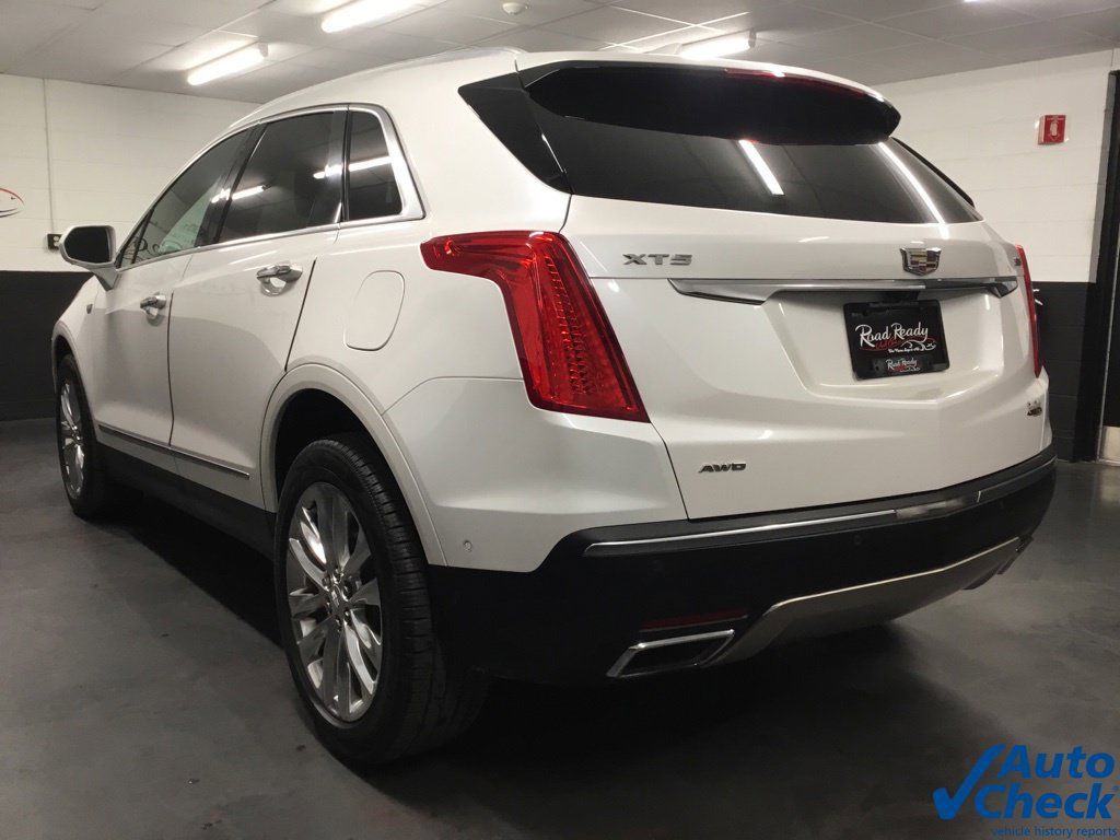 Used 2017 Cadillac XT5 Platinum w/ Driver Assist Package AWD/4WD image 8