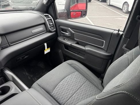 New 2026 RAM 2500 Big Horn AWD/4WD image 33