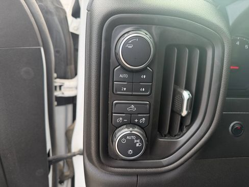 Used 2021 Chevrolet Silverado 1500 Custom Trail Boss AWD/4WD image 26