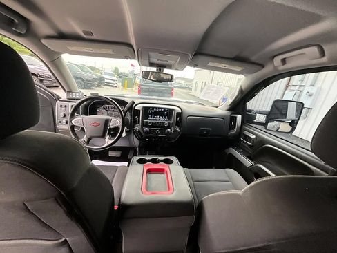 Used 2018 Chevrolet Silverado 1500 LT w/ All Star Edition AWD/4WD image 31