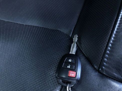 Used 2019 Toyota Tundra Platinum image 28