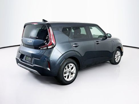 Used 2025 Kia Soul LX w/ LX Technology Package FWD image 9