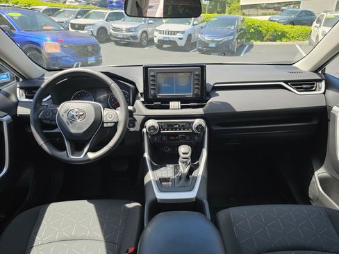 Used 2022 Toyota RAV4 XLE w/ XLE Grade Weather Package AWD/4WD image 19