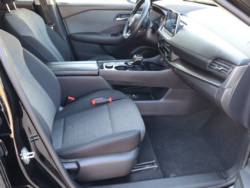 Used 2023 Nissan Rogue SV AWD/4WD image 16