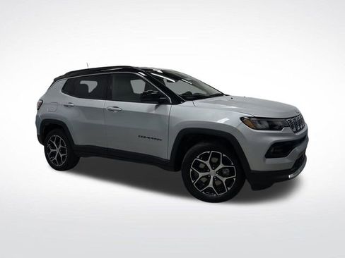 Certified 2024 Jeep Compass Limited image 37