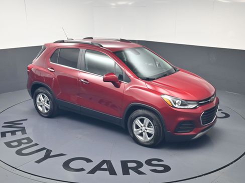 Used 2020 Chevrolet Trax LT w/ Driver Confidence Package image 32