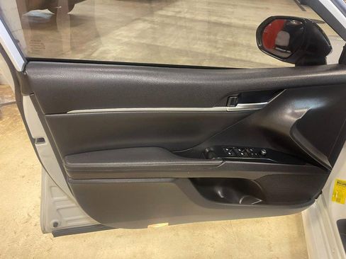 Used 2019 Toyota Camry XSE image 20