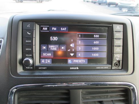 Used 2018 Dodge Grand Caravan SXT image 16