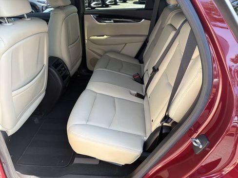 Used 2018 Cadillac XT5 FWD image 23
