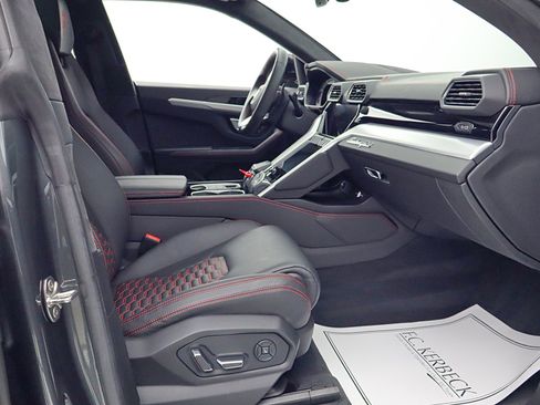 Used 2020 Lamborghini Urus image 35