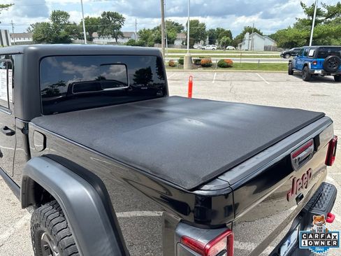 Used 2021 Jeep Gladiator Rubicon AWD/4WD image 36