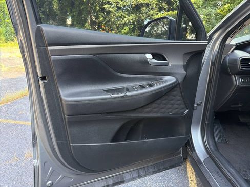 Used 2019 Hyundai Santa Fe SE FWD image 16