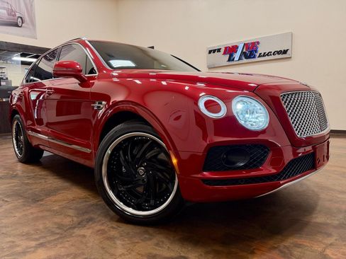 Used 2017 Bentley Bentayga AWD/4WD image 84