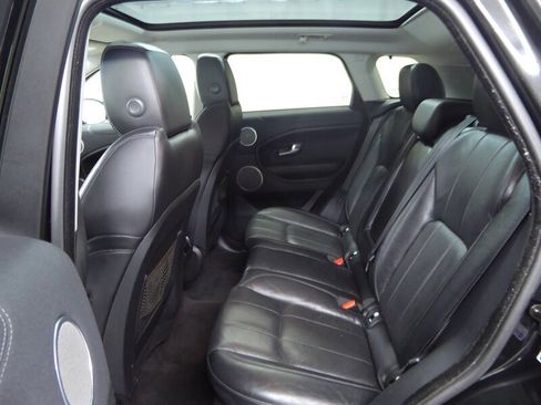 Used 2016 Land Rover Range Rover Evoque SE image 28