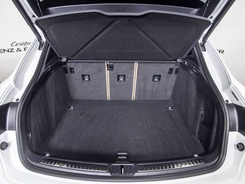 Used 2023 Porsche Macan S AWD/4WD image 8