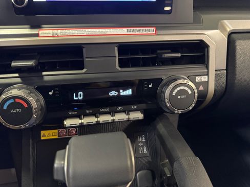 Certified 2026 Toyota Tacoma SR5 AWD/4WD image 12