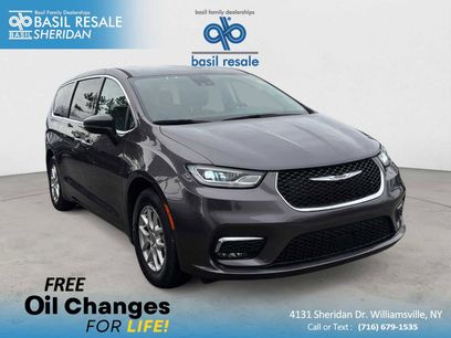 Used 2023 Chrysler Pacifica Touring-L